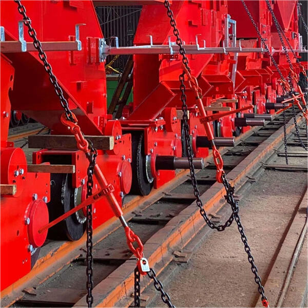 Innovative Chain and Strap Designs